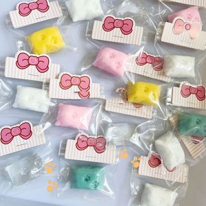 หมอนอิงรูปอุ้งเท้าแมวน่ารักแบบมินิ ของเล่นบีบคลายเครียด พกพาสะดวก ของขวัญสำหรับเด็กและผู้ใหญ่ - Product Image 1