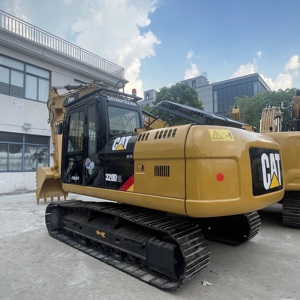 Excavatrice sur chenilles hydraulique Caterpillar d'occasion CAT 320D2L, 20 tonnes, matériel de construction - Product Image 1