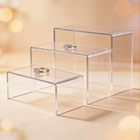 Présentoir polyvalent en plexiglas en forme de U, clarté cristalline, idéal pour les bijoux de boutique, les sacs à main et les présentoirs à gâteaux