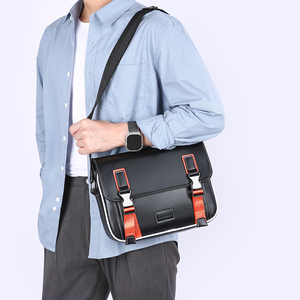Sac à bandoulière/sacoche en cuir PU pour homme, à blocs de couleur, grande capacité, avec logo personnalisé et motif géométrique, fermeture éclair - Product Image 6