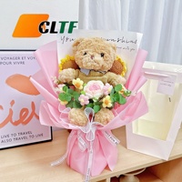 Bouquet de Noël et de remise de diplôme exquis fait main avec ours en peluche, fleurs au crochet et tricotées, légers et écologiques – Cadeaux