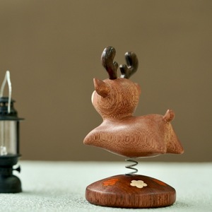 Adorno de madera de ciervo YiTao, decoración navideña móvil de primavera, regalo para el hogar y el escritorio - Product Image 4