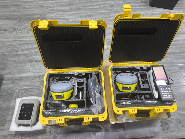 GEOMAX ZG30 AI Intelligent GNSS RTK Video Measurement 1408 Channel AR Visualization Includes Base and Rover
