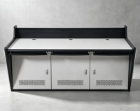 Console de commande de luxe à triple contrôle 1800*900*750mm, console de salle de surveillance, console de centre de données incurvée personnalisée