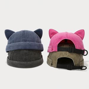 Casquette Docker personnalisée pour femme, avec oreilles de chat mignonnes, couleur unie, style urbain, pour l'été et les sorties, modèle Melon Skin Devil Dockers - Product Image 1