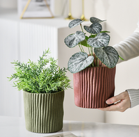 Moule en ciment décoratif pour pots de plantes en béton, jardinières en béton gaufré de style européen unique pour la vente en gros