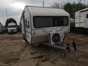 Ecocampor Remorque <span class=keywords><strong>de</strong></span> camping-car en aluminium Ultimate Ver. Caravane <span class=keywords><strong>de</strong></span> luxe à double essieu pour famille, avec cuisine et salle <span class=keywords><strong>de</strong></span> bain, idéale pour les voyages - Product Image 3