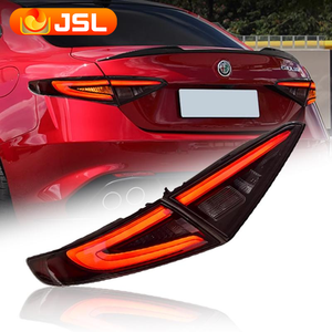 Pour <span class=keywords><strong>Alfa</strong></span> <span class=keywords><strong>Romeo</strong></span> <span class=keywords><strong>Giulia</strong></span> feux arrière 2016-2022 mise à niveau nouveau DRL dynamique clignotant lumière émettant Diode feux arrière accessoires <span class=keywords><strong>de</strong></span> voiture - Product Image 1