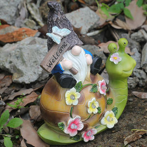 Nouvelle Décoration Solaire Lumineuse en Résine pour Micro-Paysage de Jardin : Elfe Escargot et Gandalf Transfrontaliers - Product Image 3