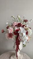 Boule de fleurs artificielle de luxe, grande rose et hortensia rouges, centre de table bordeaux pour événements de mariage