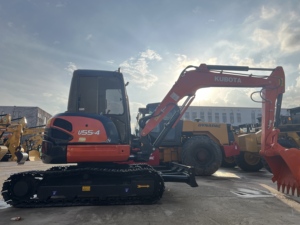 Mini-excavatrice Kubota U55-4 d'occasion d'origine japonaise, cabine ROPS, système hydraulique bien entretenu, pièces détachées faciles à trouver dans le monde entier. - Product Image 1