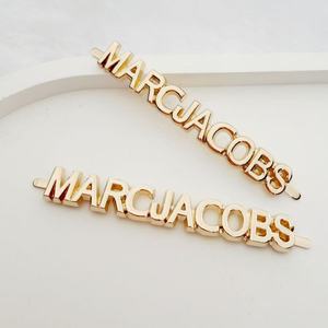 Etiqueta Metálica de Marca de Diseño de Lujo Lista para Enviar, Etiqueta Metálica de Marca para Bolsas de Tela - Product Image 1