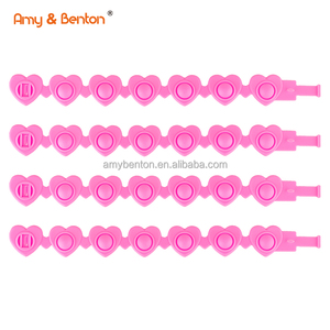 Coeur Forme Bracelet Bracelet <span class=keywords><strong>Pop</strong></span> Fidget Jouets En Vrac pour Filles Saint Valentin Cadeaux Étudiants Cadeaux Salle De Classe Prix - Product Image 2