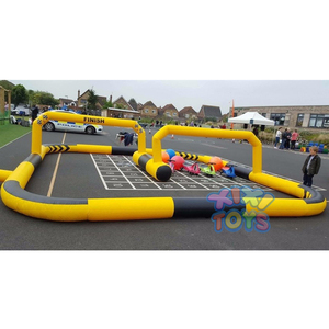 XIXI JOUETS <span class=keywords><strong>Jeux</strong></span> <span class=keywords><strong>de</strong></span> sport pour enfants d'intérieur voitures télécommandées gonflables en PVC personnalisées <span class=keywords><strong>Jeux</strong></span> <span class=keywords><strong>de</strong></span> piste <span class=keywords><strong>de</strong></span> course avec arches <span class=keywords><strong>de</strong></span> drapeau à carreaux - Product Image 3