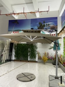 Meilleure Vente : Parasol Carré 3x3 à LED Solaire, Ombrelle Romaine Rotative à 360 Degrés pour Mobilier d'Extérieur - Product Image 3