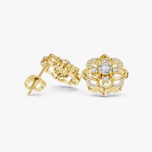 Boucles d'oreilles clous élégantes à design unique, motif floral et halo de diamants, en argent sterling 925, pour mariages et usage quotidien, disponibles à la vente - Product Image 1