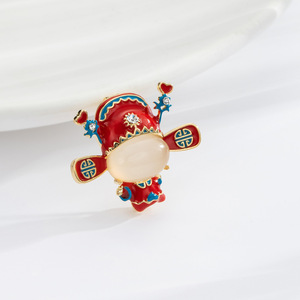 National Trend Champion Brooch Cartoon Peking Opera Warrior Girl Cat's Eye Stone Zinc Alloy Women's Gift Accessory - Product Image 1