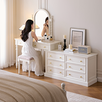 Commode de chambre intégrée style français en bois massif avec tiroirs et rangement au pied du lit, table de maquillage, nouveau modèle 2026