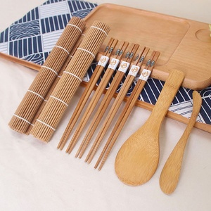 Incluye 2 esteras rodantes para <span class=keywords><strong>sushi</strong></span>, 5 pares de palillos, 1 paleta, 1 esparcidor, <span class=keywords><strong>Kit</strong></span> para hacer <span class=keywords><strong>sushi</strong></span> de bambú para principiantes - Product Image 5
