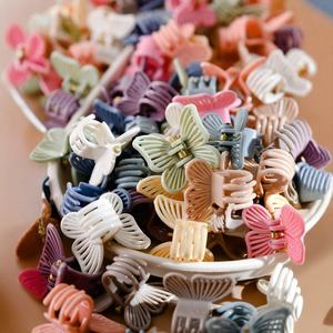 Pince à cheveux papillon en résine pour femme - Accessoire élégant fait main pour franges et mèches latérales, <span class=keywords><strong>coiffure</strong></span> princesse mignonne et colorée - Product Image 2