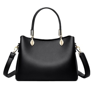 Bolsa de Mano de PU para Mujer, Diseño de Lujo, Tendencias de Moda, Venta al por Mayor en Guangzhou, Bolsa de Felpa - Product Image 1