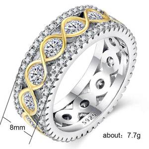 Anello in Metallo Bicolore, Gioiello Minimalista ed Elegante per Donna - Product Image 2