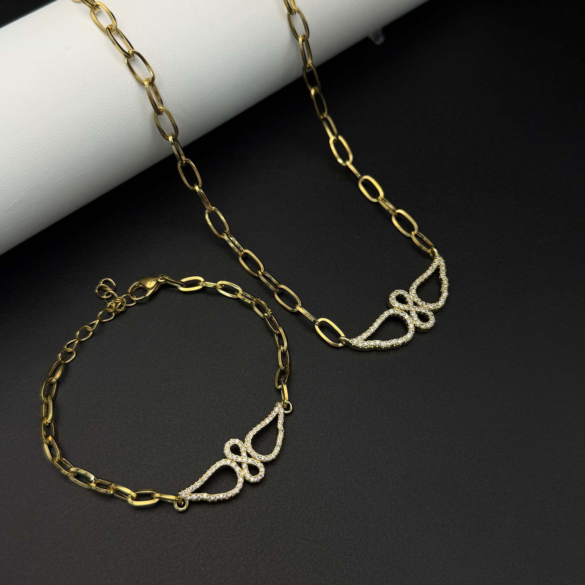 Eight characters golden infinity