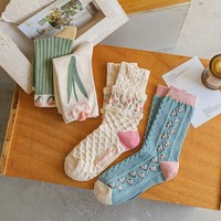 Chaussettes à froufrous à la mode au design personnalisé Mignon Lovely 3D Cotton Women Luxury Designer Flower Crew Socks