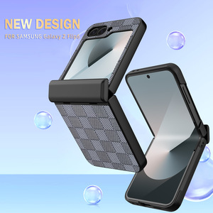 เคสโทรศัพท์ลายหนังตารางหมากรุกสำหรับ Samsung ZFlip6/ ลด 50% พร้อมปกป้องบานพับด้านนอกเต็มรูปแบบ - Product Image 3