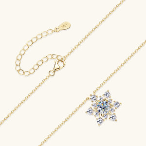 Collier Pendentif Flocon de Neige Ice Flower Tendance et Élégant en Argent 925 Plaqué Rhodium/Or avec Moissanite 6,5mm, 3mm et 2mm - Product Image 3