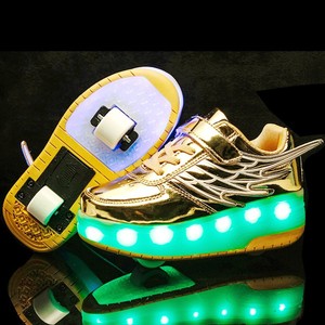 Scarpe con Rotelle LED Ricaricabili USB 2 in 1 per Adulti e Bambini, con 2 Ruote e Luci LED, Trasformabili in Pattini a Rotelle - Product Image 2