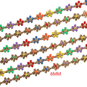 Chaîne de marguerites en émail |   Chaîne de perles en acier inoxydable plaqué or 18K avec fleurs colorées pour la création de colliers et bracelets DIY - Product Image 5
