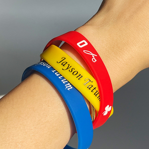 Muñequera deportiva de baloncesto de alta calidad y a la moda con logotipo personalizable y pulsera de silicona con texto - Product Image 3
