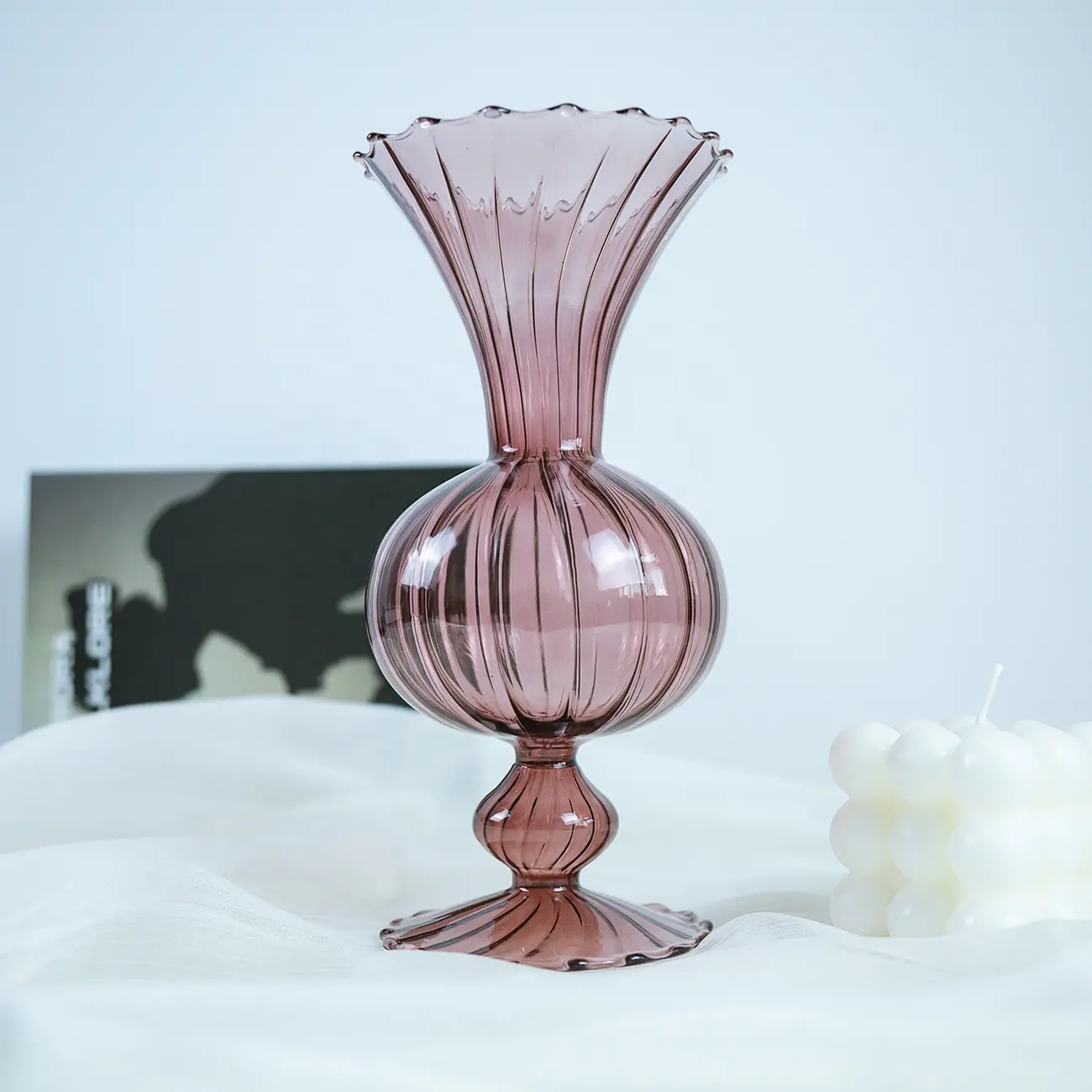 ロマンチックな家具革新的で創造的な耐熱ハンドカラー透明卓上ガラス花瓶