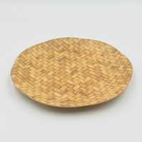 Accessoires de cuisine rustiques en paille tressée, vaisselle en mélamine avec bord ondulé, assiettes et bols pour restaurant