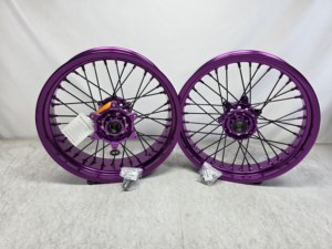 Ruote Supermotard in Lega di Alluminio ad Alte Prestazioni da 17 Pollici per TM EN 125 <span class=keywords><strong>SMR</strong></span> - Product Image 5