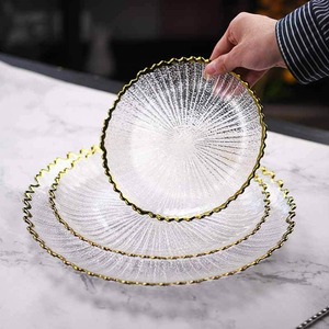 Assiettes de présentation plates en <span class=keywords><strong>verre</strong></span>, bord doré, en forme de plume, pour steak, fruits, desserts, et service de collations, pour dîner de mariage - Product Image 1
