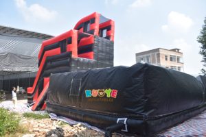 Venta caliente juegos de carnaval al aire libre PVC inflable caída libre doble truco salto con soplador para fiesta renntal y eventos - Product Image 6
