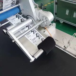 Applicateur d'étiquettes pour bouteilles carrées, tête de machine d'étiquetage de surface plane, machine d'étiquetage semi-automatique pour bouteilles carrées - Product Image 6