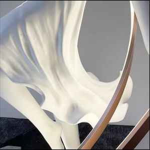 Nouveau style de salon décoratif de haute qualité design corps humain hôtel créatif lampadaire moderne - Product Image 3