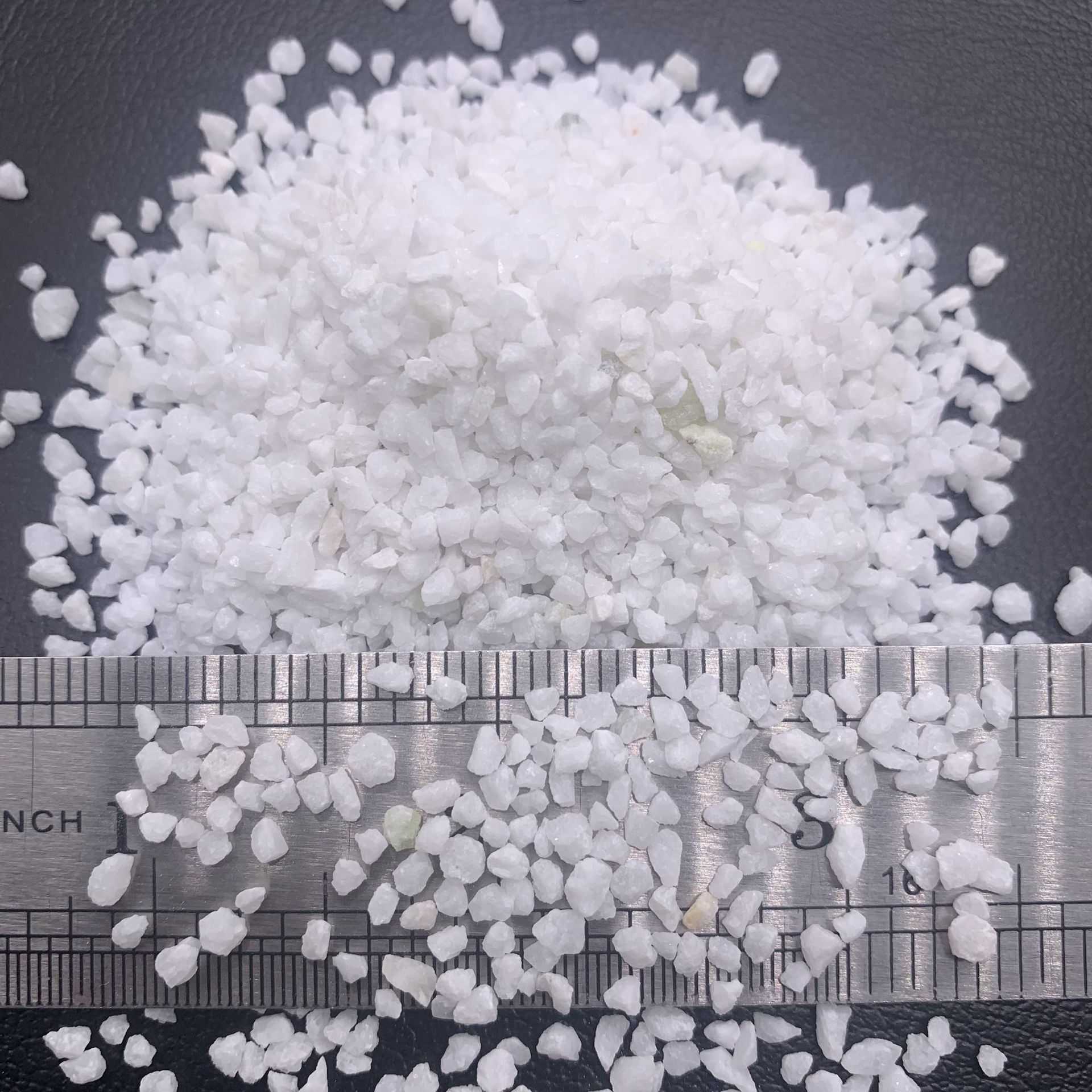 Sable de quartz extra blanc de granulométrie 6-10 mesh (soit 2-4 mm)