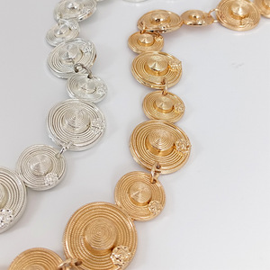 Femmes rétro doré <span class=keywords><strong>taille</strong></span> chaîne à la mode lumière luxe métal <span class=keywords><strong>ceinture</strong></span> accessoire Niche Design sens Style décontracté Stock <span class=keywords><strong>taille</strong></span> chapeau - Product Image 3