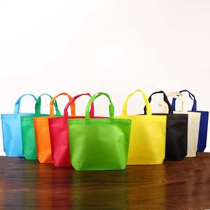 Bolsas de Compras Reutilizables Personalizadas de PP para Uso en Peluquerías, con Logotipo, de Tela No Tejida, Reciclables, con Impresión Serigráfica y Asa de Parche - Product Image 3