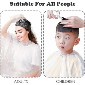 Peignoir de coiffure jetable en plastique PE imperméable pour la coupe, la permanente, la teinture, l'application d'huile et les soins en salon - Product Image 4
