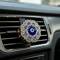 Diffuseur de parfum pour voiture C&H Wholesale, motif œil turc et lotus, en métal émaillé, clip désodorisant pour intérieur de voiture, amulette porte-bonheur, cadeau