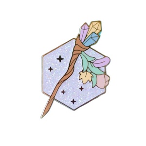 Distintivo della serie pressofusione bianco glitterato bacchetta di piuma magica graziosa spilla in metallo morbida e duro smalto Souvenir - Product Image 1