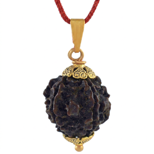 Pendentif Rudraksha à 5 facettes plaqué rhodium avec cordon rouge, collier pour femme, perle Rudraksha à cinq faces, bijou spirituel pour les fêtes - Product Image 1