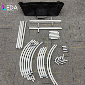 Arche de mariage en métal LEDA avec rideaux en forme de cœur et support de toile de fond pour événements, fiançailles et propositions de mariage - Product Image 3