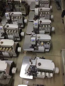 Machine à coudre surjeteuse automatique à entraînement direct Pegasus M700 d'occasion, machine à coudre surjeteuse à quatre fils de haute qualité - Product Image 2