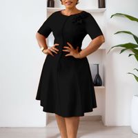 Nouvelle Arrivée Robes d'Été Femmes Casual Élégantes Manches Courtes Col Rond Robe de Bureau Femme Robes Africaines avec Décoration Florale